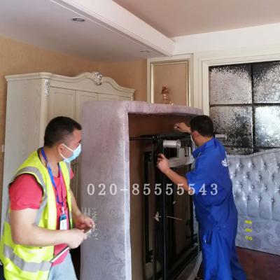 東明社區拆裝師傅正在拆裝家具