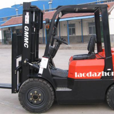 東明社區3噸-12噸的柴油叉車出租